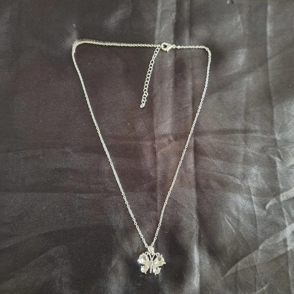Butterfly Silver Pendant Chain Necklace